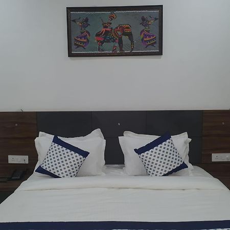 Kds Residency Hotel Greater Noida Exterior foto