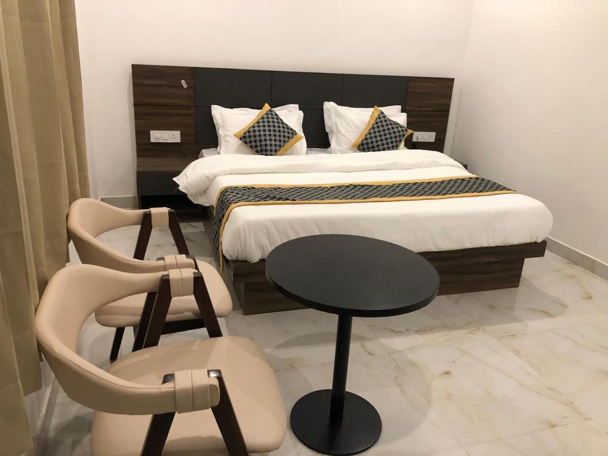 Kds Residency Hotel Greater Noida Exterior foto