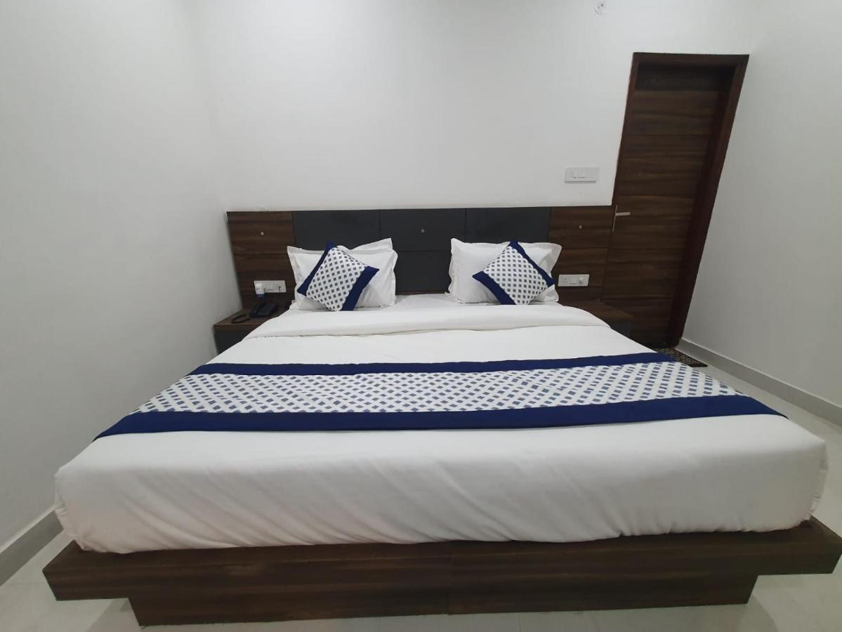 Kds Residency Hotel Greater Noida Exterior foto