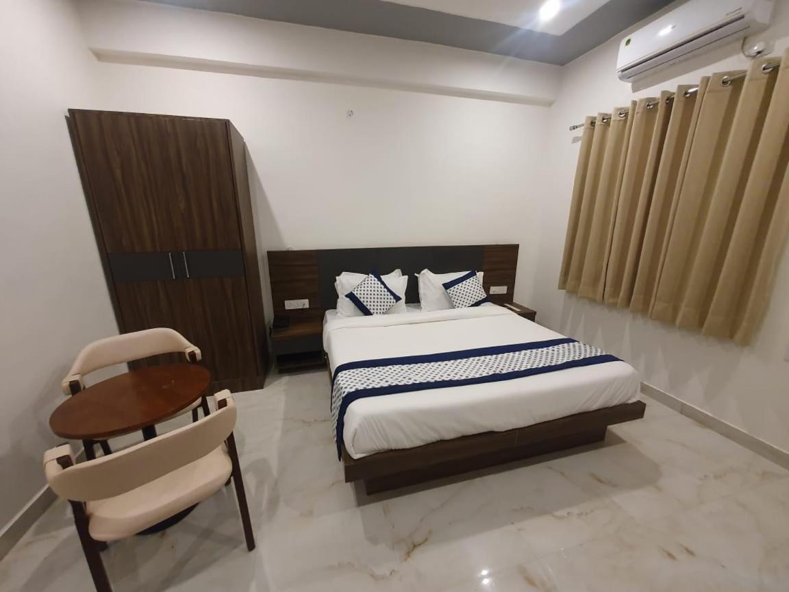 Kds Residency Hotel Greater Noida Exterior foto