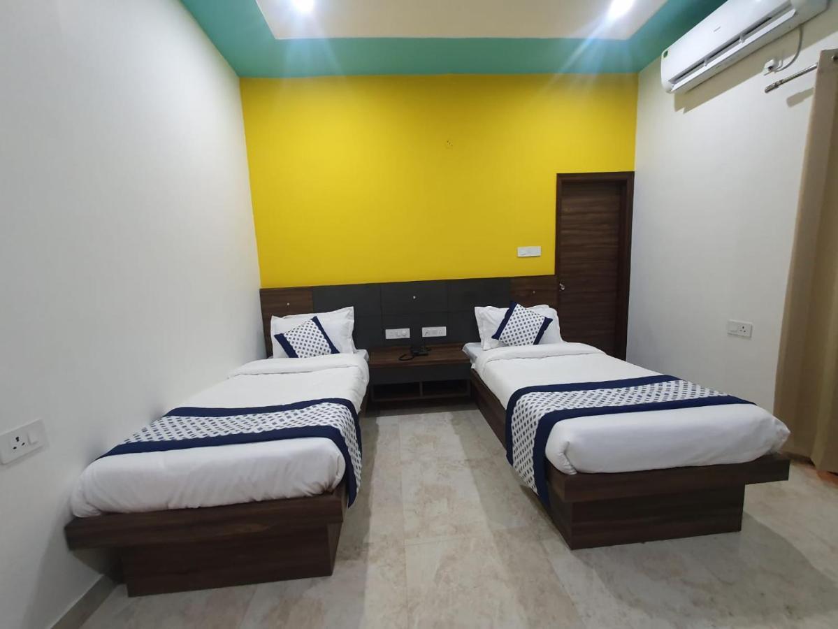 Kds Residency Hotel Greater Noida Exterior foto