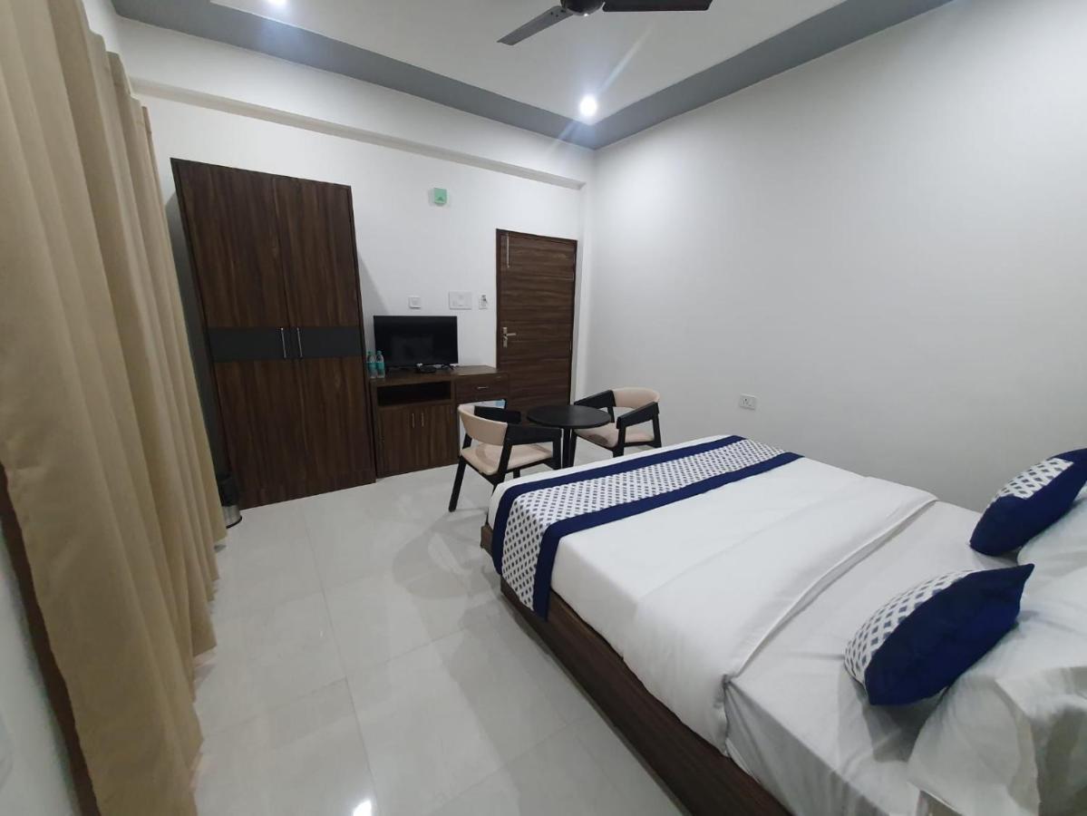 Kds Residency Hotel Greater Noida Exterior foto