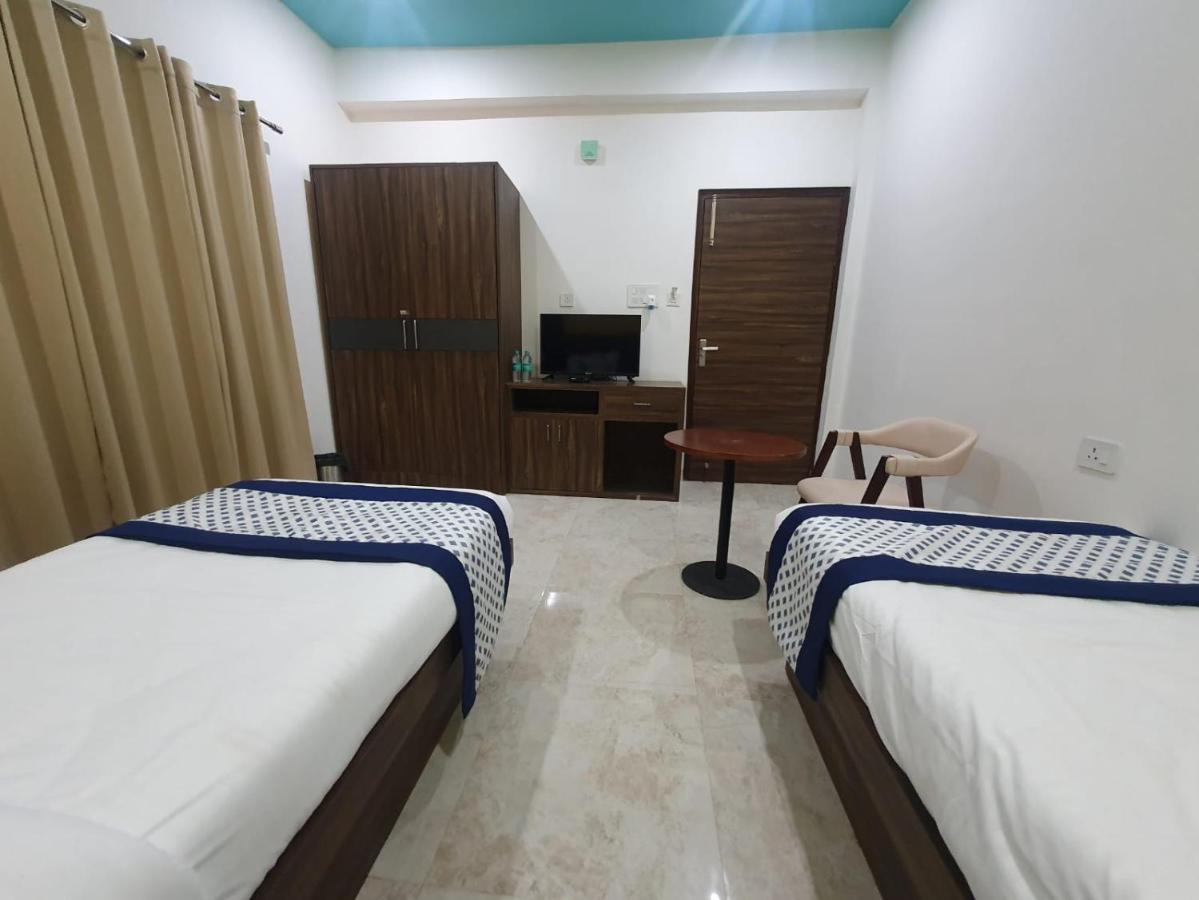 Kds Residency Hotel Greater Noida Exterior foto