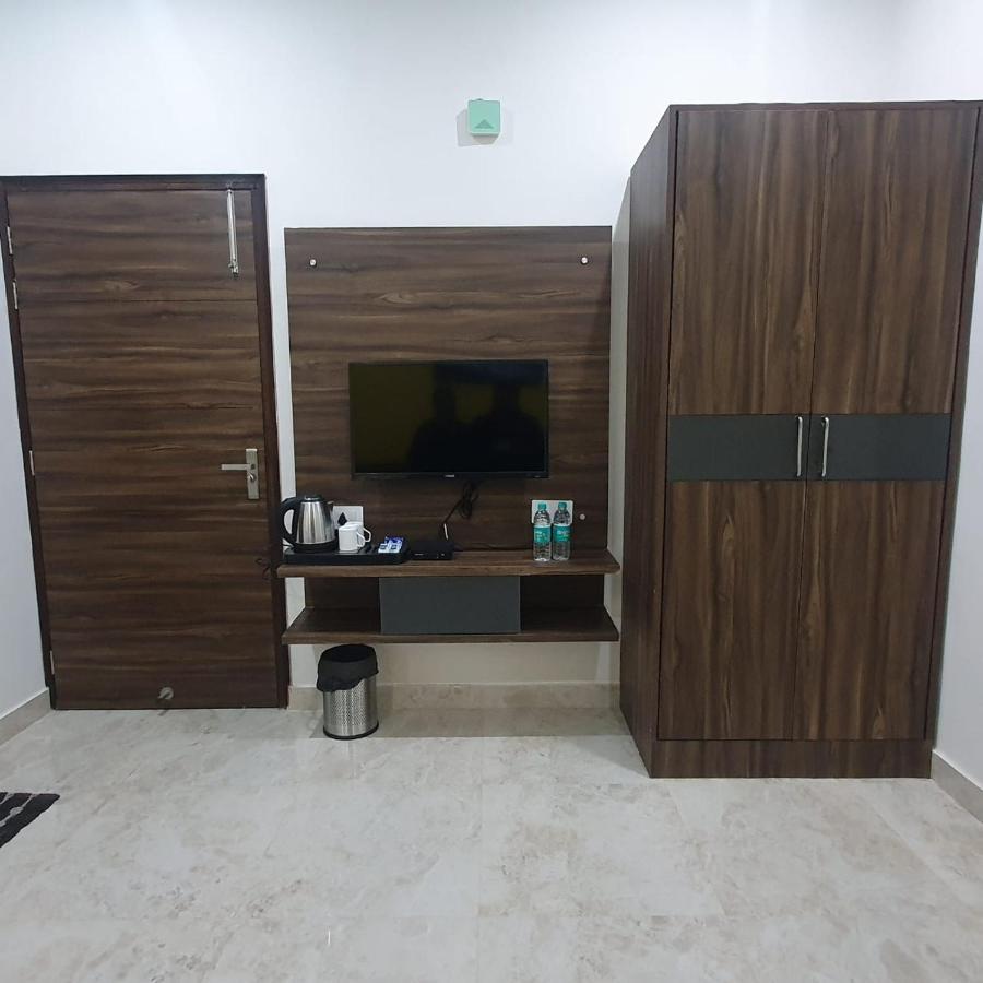 Kds Residency Hotel Greater Noida Exterior foto