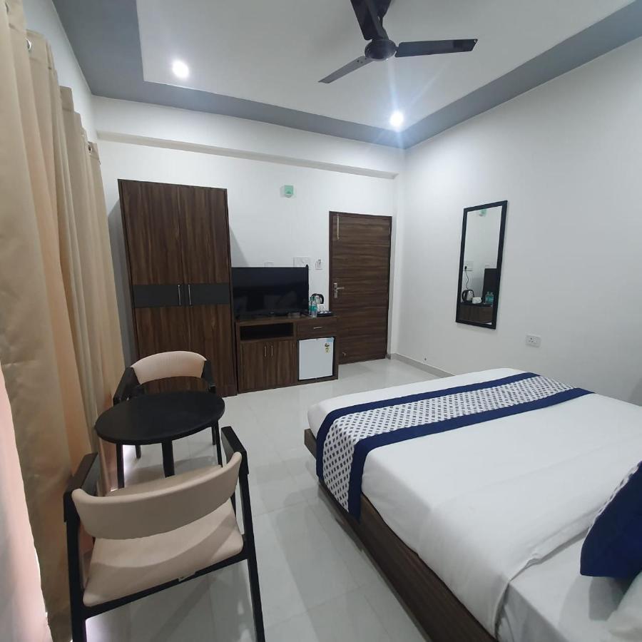 Kds Residency Hotel Greater Noida Exterior foto