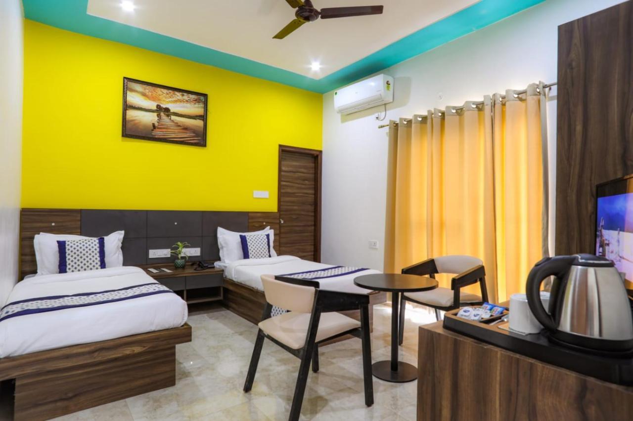 Kds Residency Hotel Greater Noida Exterior foto